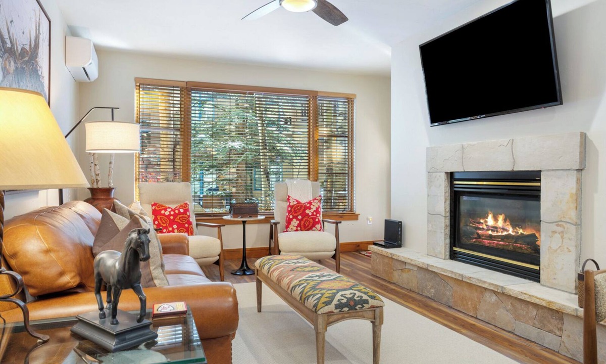 Pinecone Lodge Edwards | Edwards