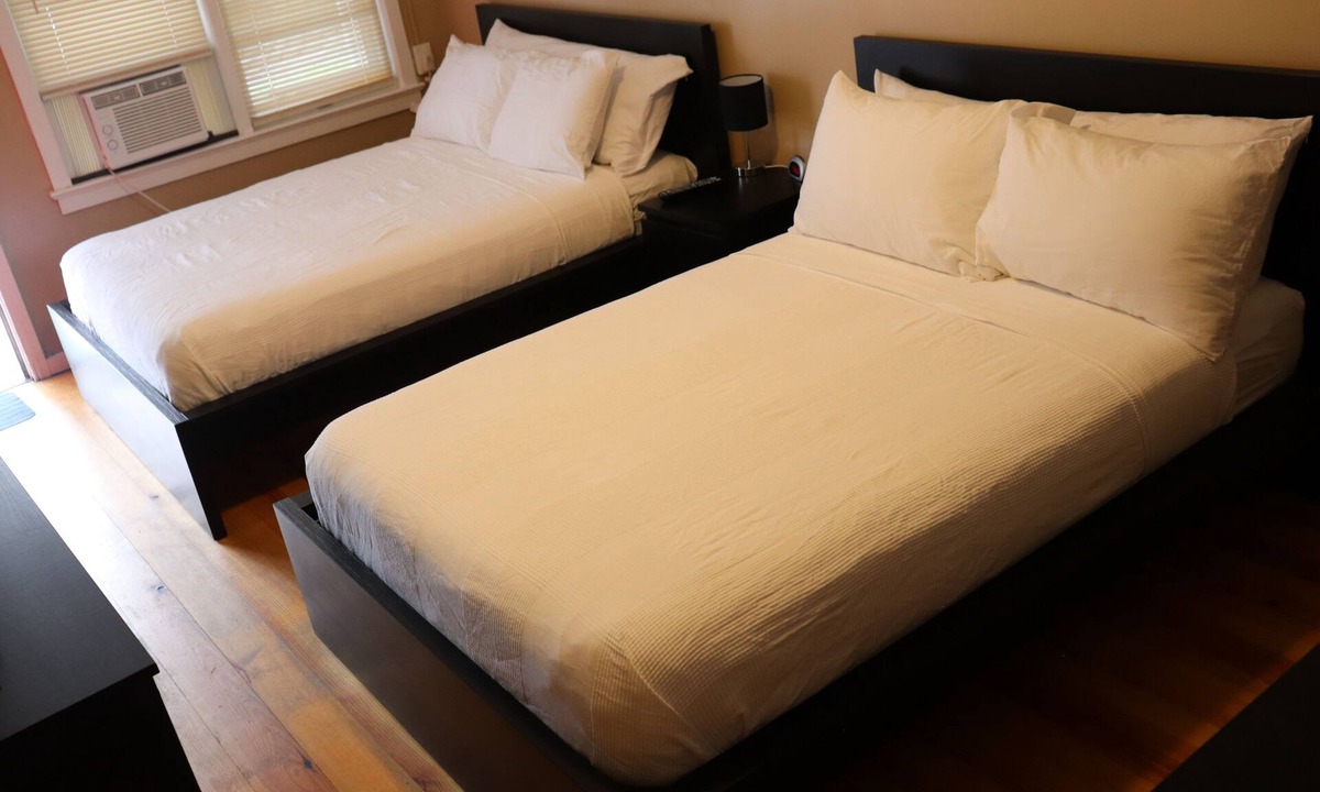 Reynolds Inn Motel Strip | Roscoe