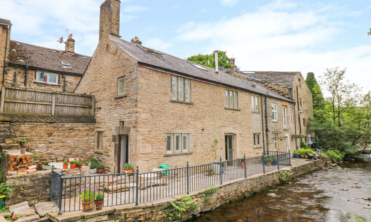 Cottage Hayfield | Hayfield