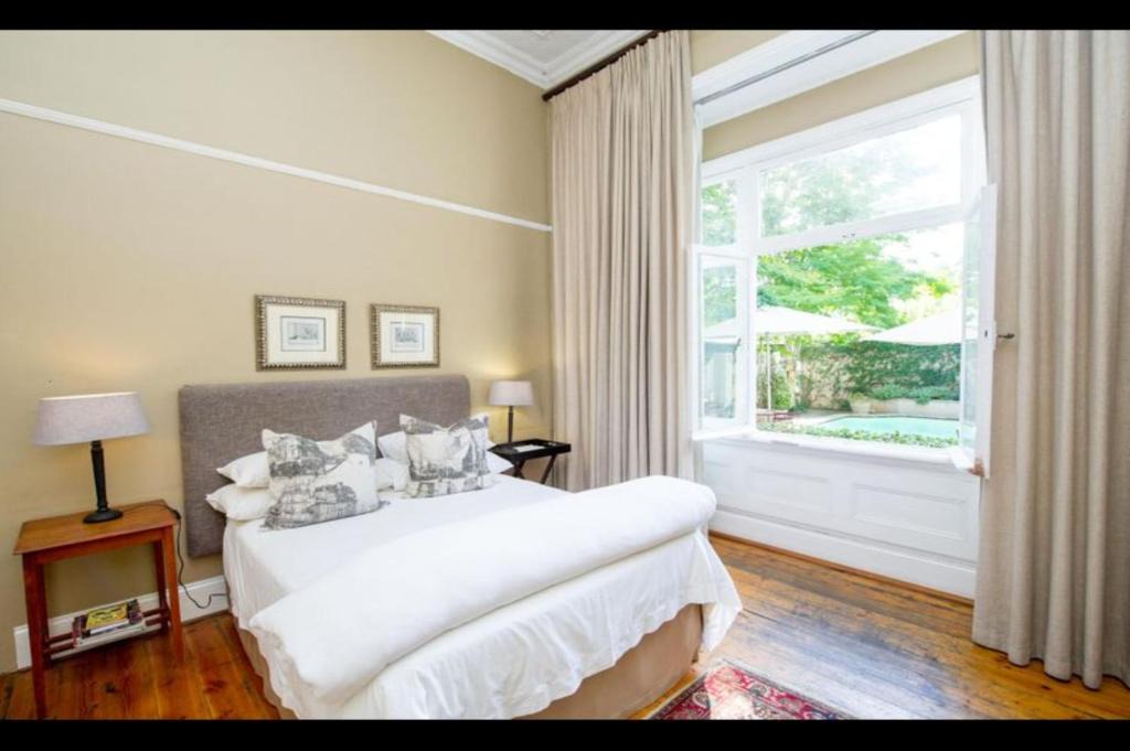 Crown Guesthouse Waterkloof | Brooklyn