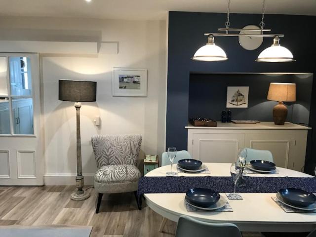 The Crescent | Muston