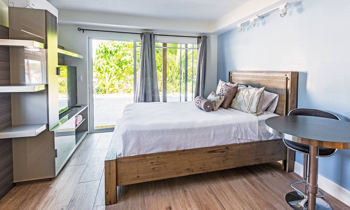 Sea La Vie | Long Bay Hills