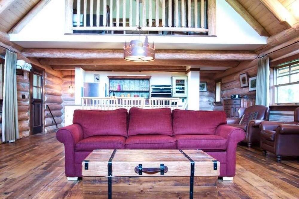 Loft | East Kootenay