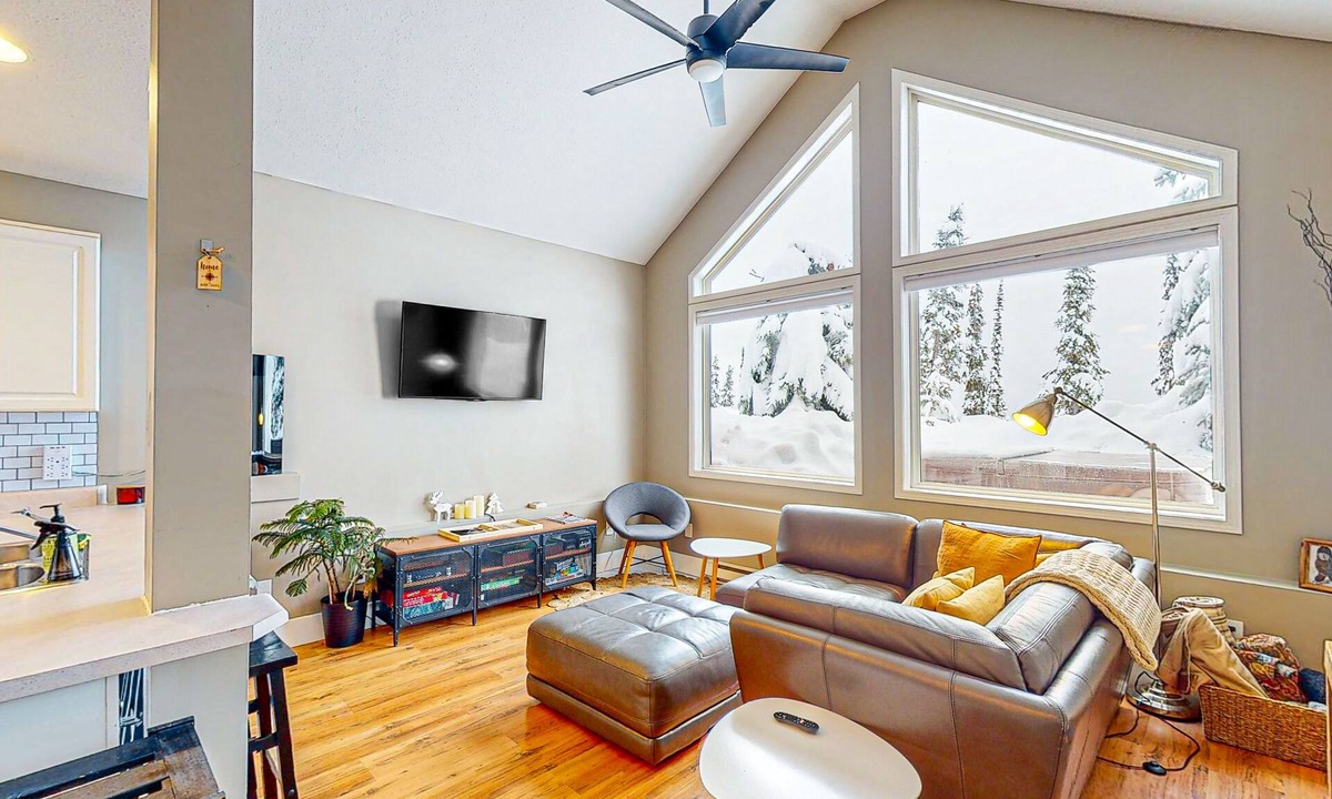 Trappers White Mountain | Snow Pine Estates