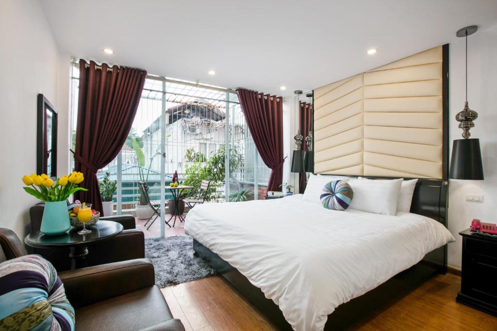 Hotel | Hang Trong