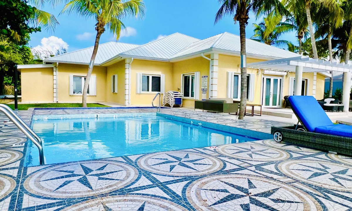 Sprat Bay Villa | South Sound
