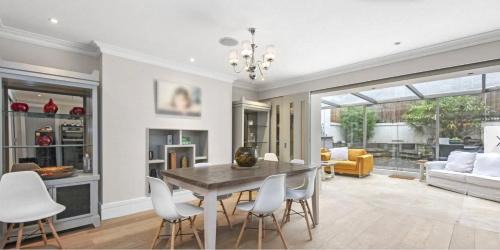 The St Johns Wood | St. Johns Wood