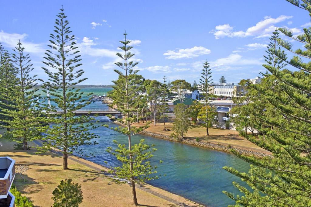 Sundial Hollingworth Street | Port Macquarie
