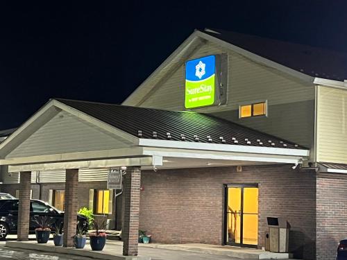 Econo Lodge Massena Hwy | Massena