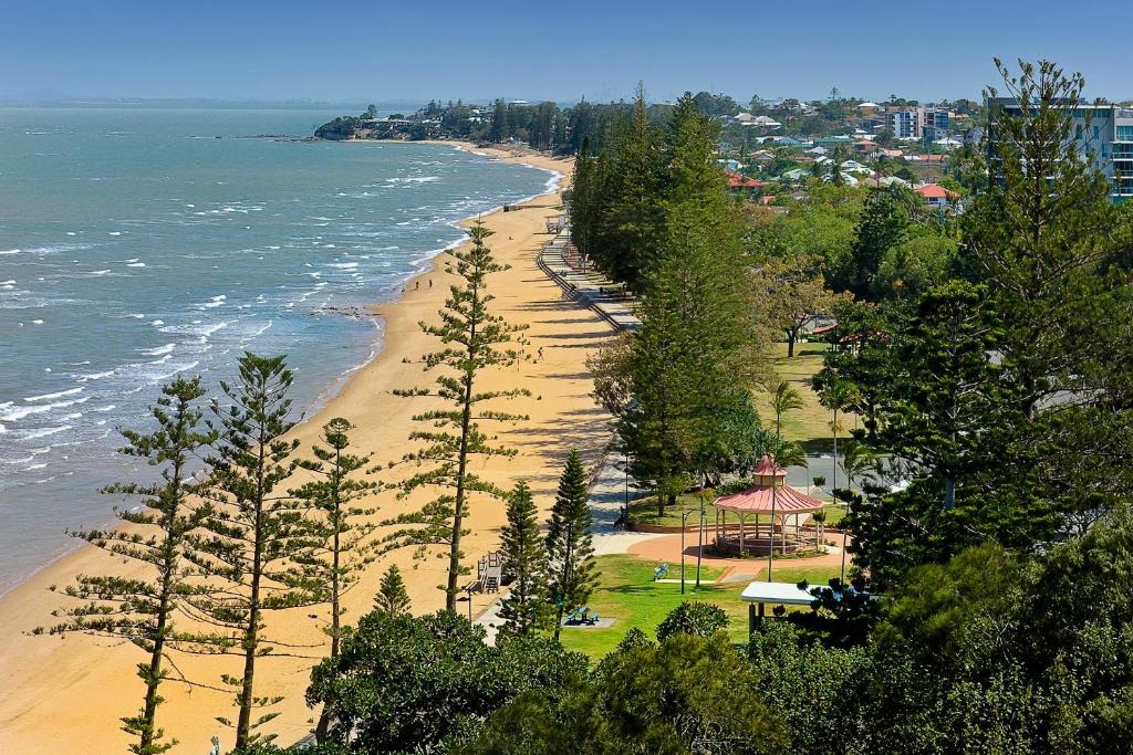 Suttons Beach | Redcliffe