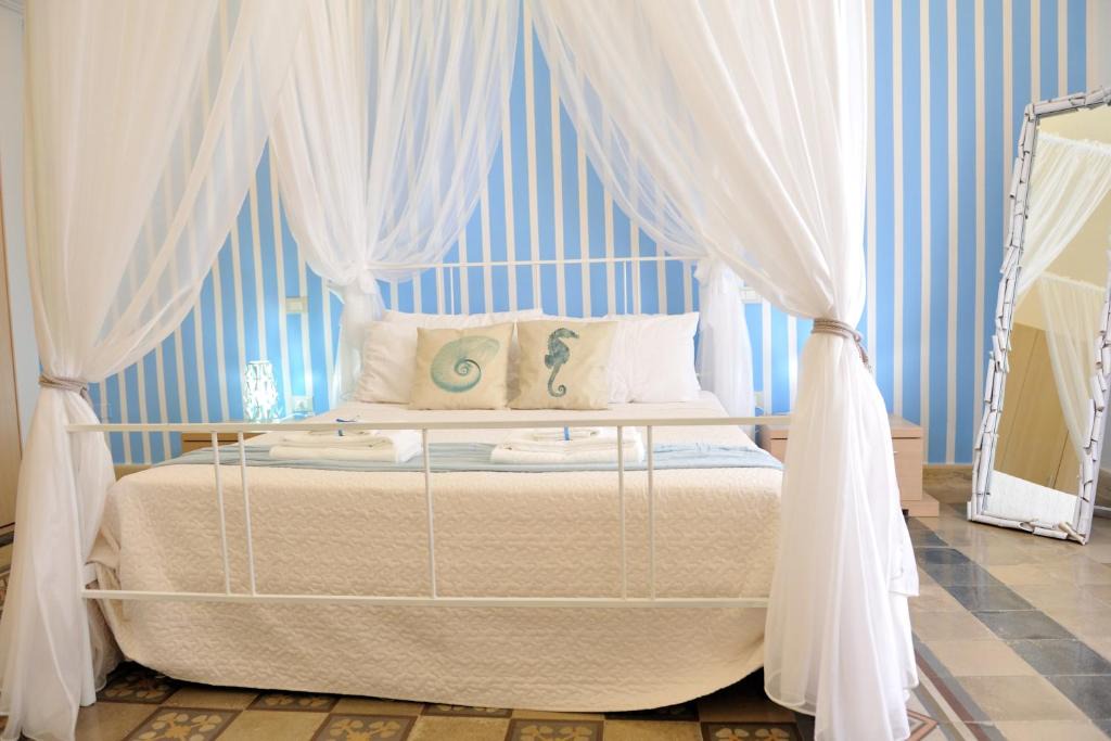 Holiday | Terrasini
