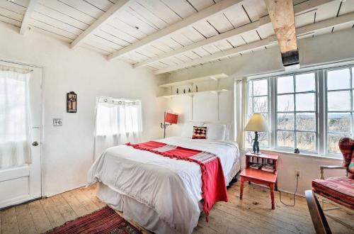 Cozy Adobe Steam Taos | San Cristobal
