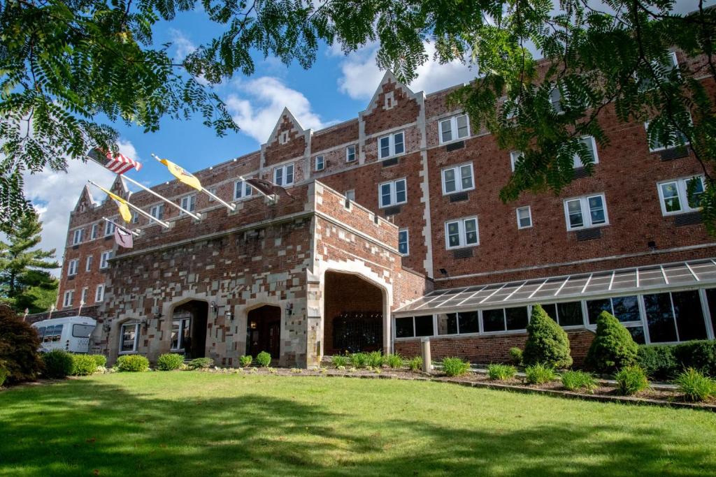 The Grand Summit Hotel | Summit