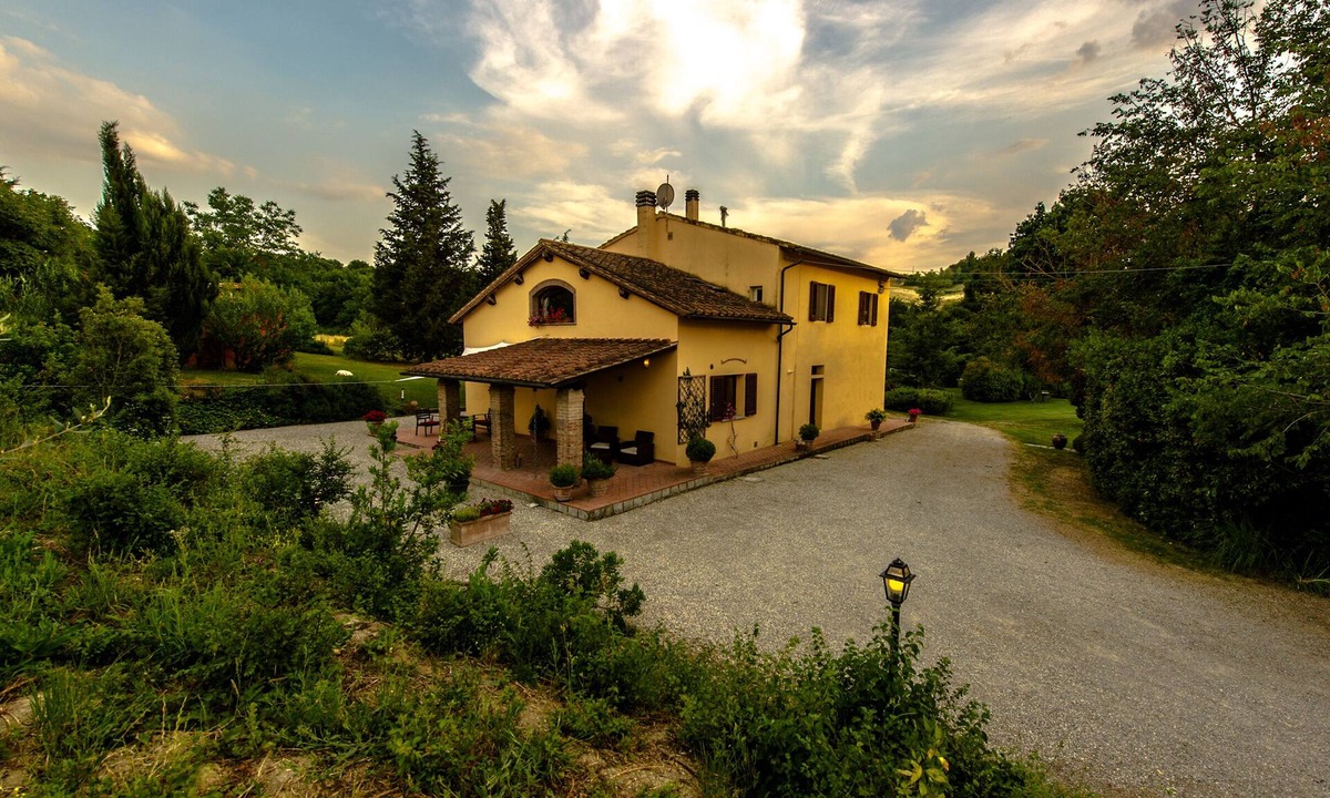 The Country Middle Of Valley Elms | Empoli