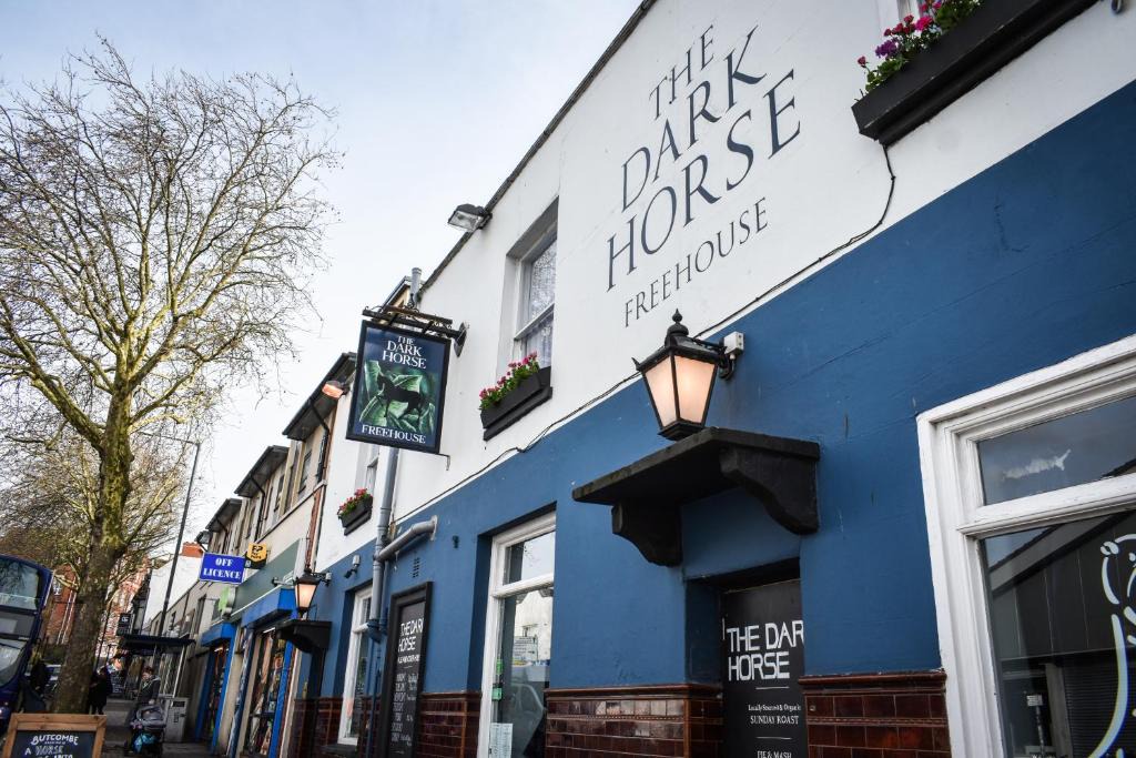 The Horse Pub | Easton