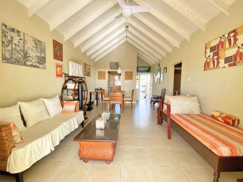 The Gem Located Bottom Bay Beach | Apple Hall