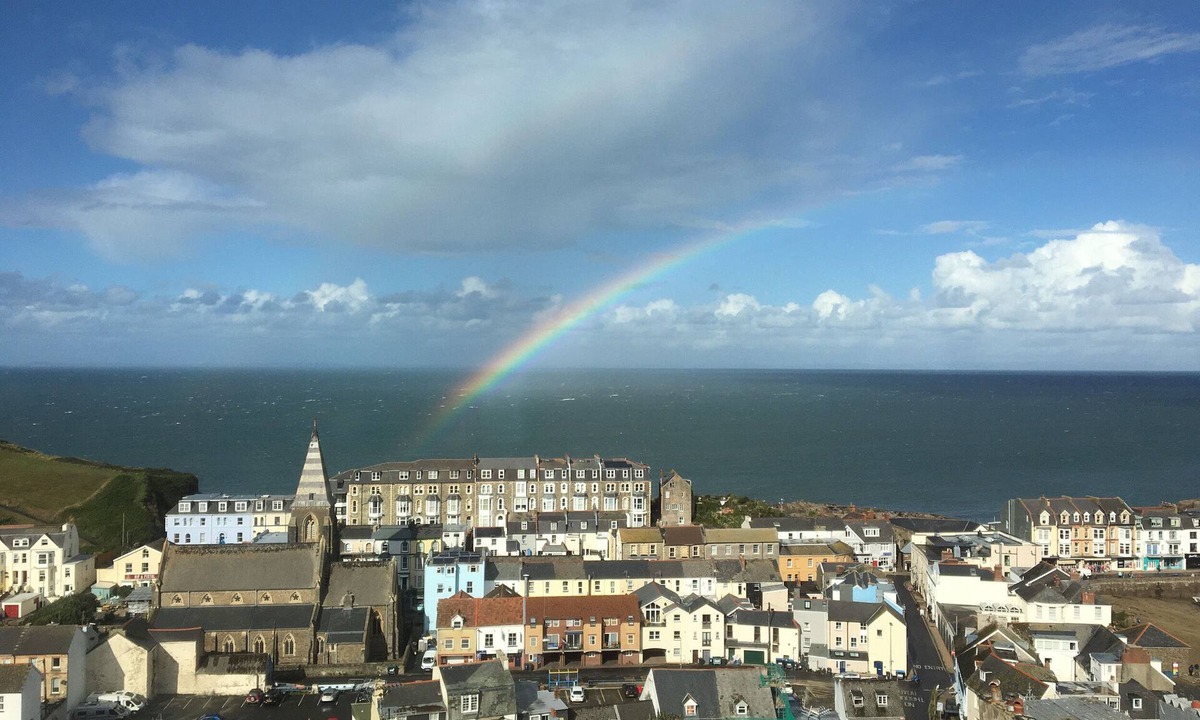 The Lookout | Hele