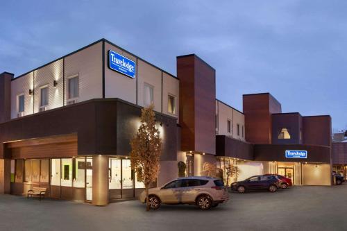 Travelodge | Alma