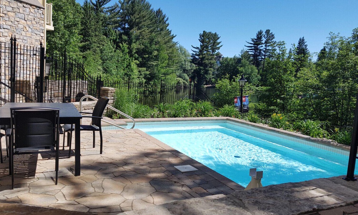 Bondurant | Mont-Tremblant Pedestrian Village