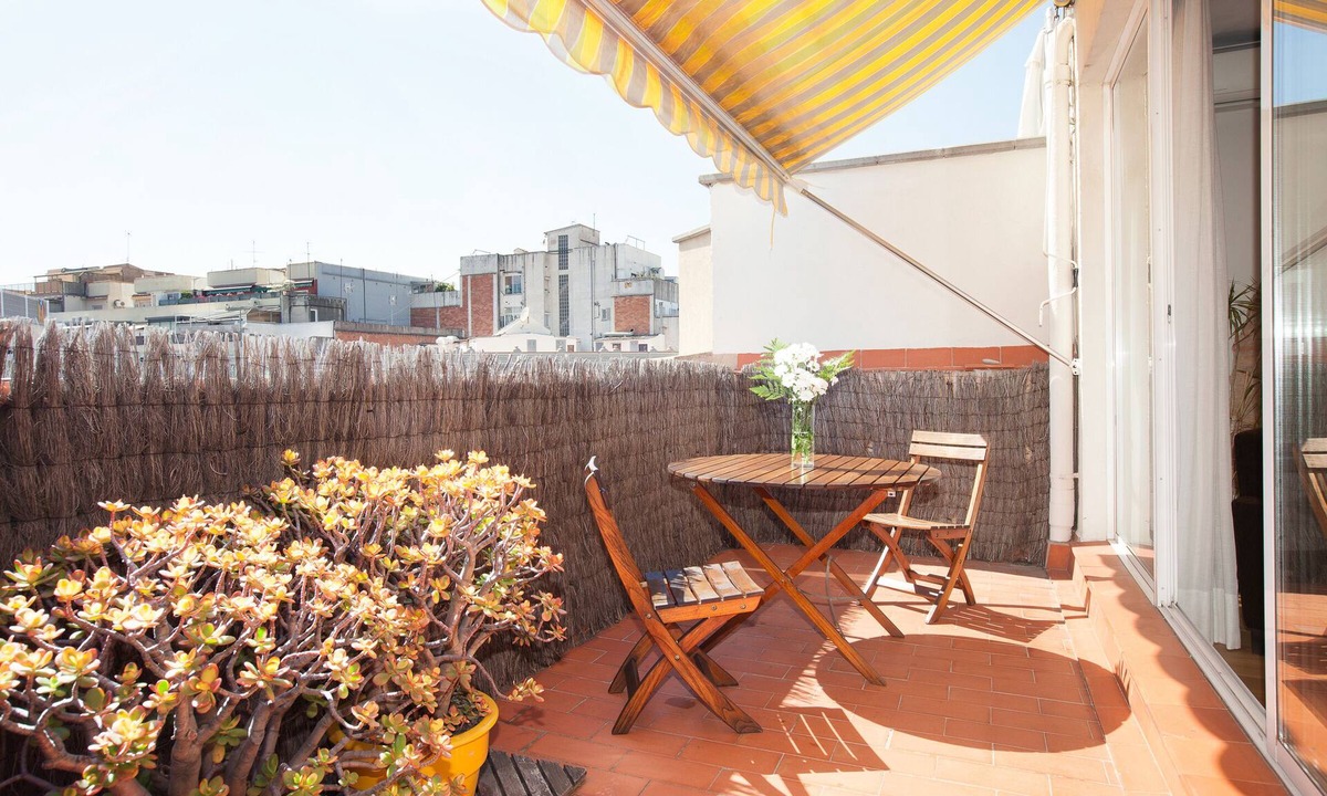 Terrace | El Camp de l'Arpa del Clot