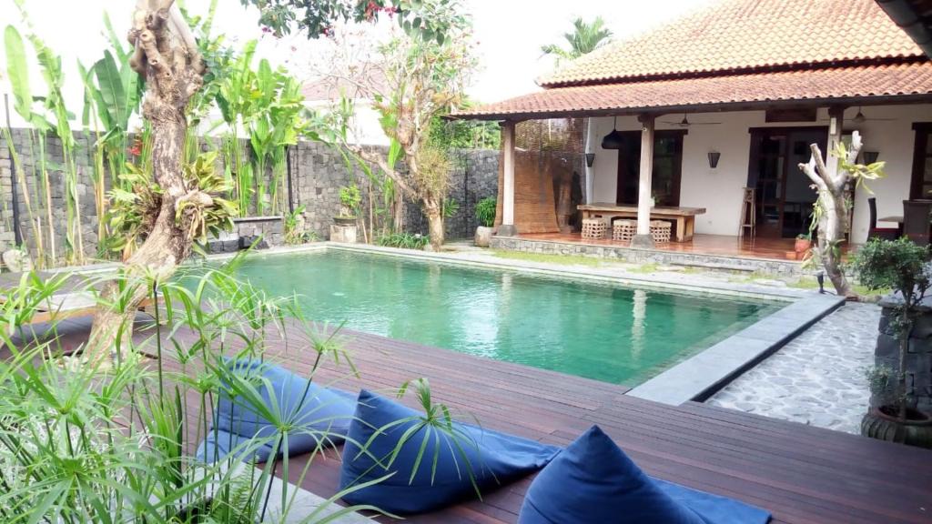 Villa Aquin | Colomadu