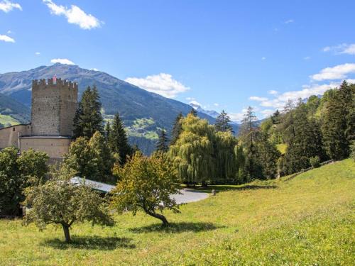 Burg Biedenegg Mit Schlosscafé | Fliess