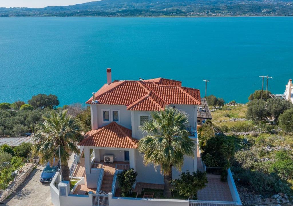 Villa Erato | Farsa