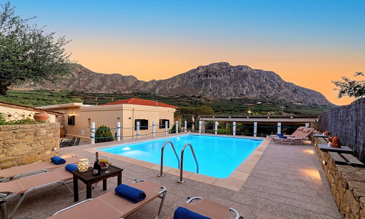 Villa Kera | Pervolakia