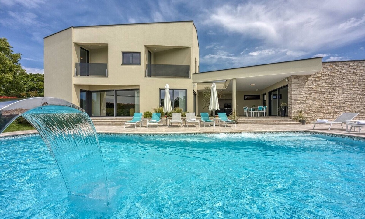 Contemporary Villa Nada Sauna | Kringa