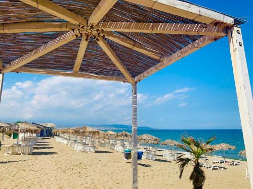 Villaggio Turistico | Contrada Pantano d'Arci