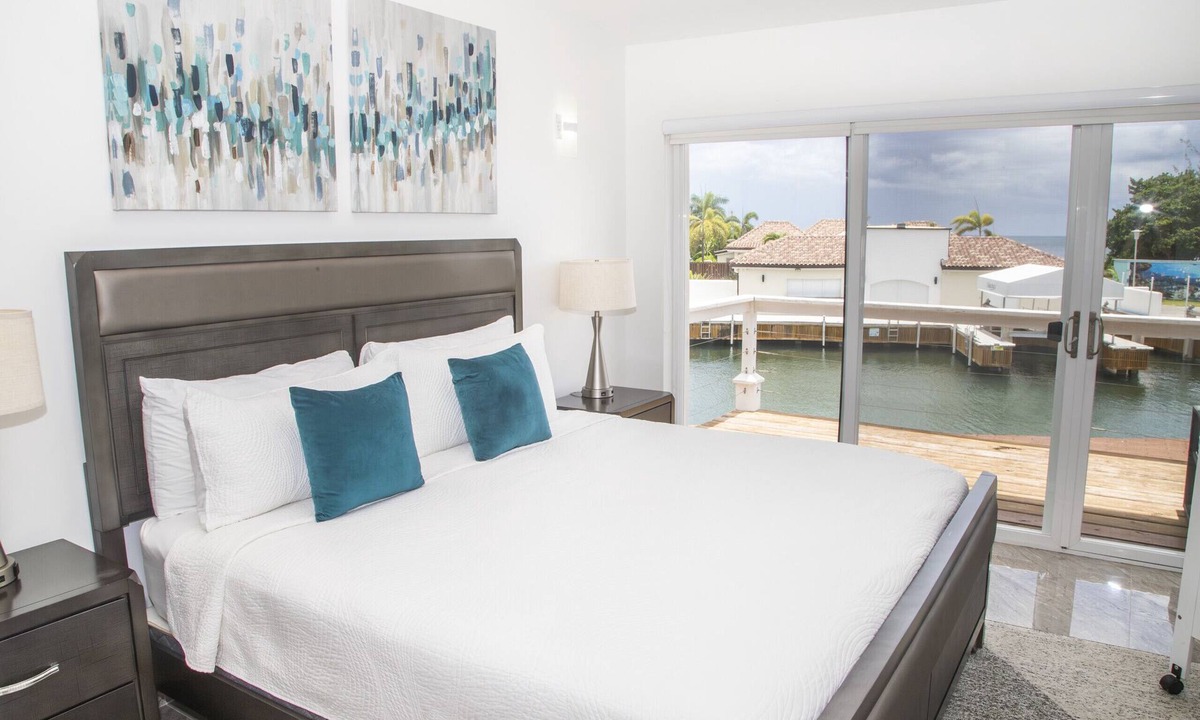 Waterfront Villa Finger | Jolly Harbour