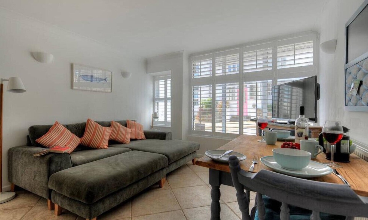 Waterloo Place | Charmouth