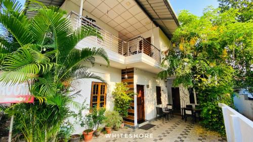 White Shore Beach Homestay | Sea View Ward