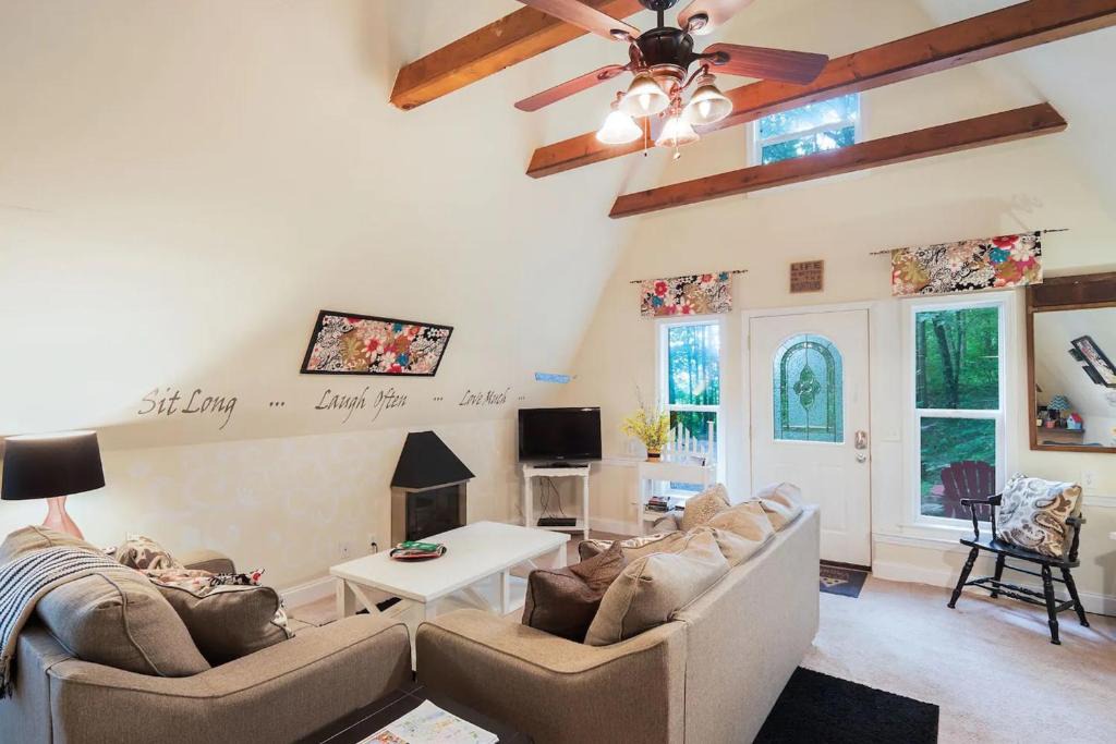 Windsong Chalet | Flintstone