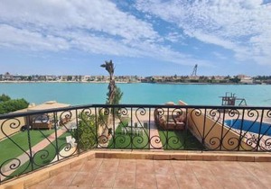 فيلا بمسبح خاص درة العروس