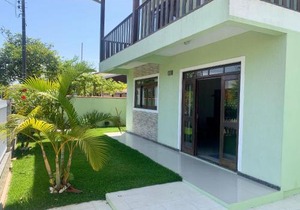 053 - Casa de praia para até 10 pessoas Bombinhas, com 4 vagas de garagem