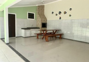 053 - Casa de praia para até 10 pessoas Bombinhas, com 4 vagas de garagem