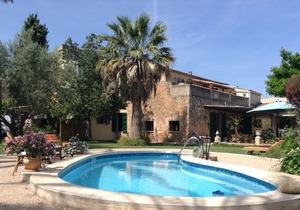 1.5 Room Studio in historic manor house with pool and garden