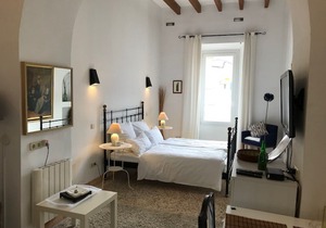 1.5 Room Studio in historic manor house with pool and garden