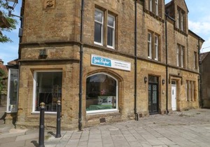 1 Abbey Court