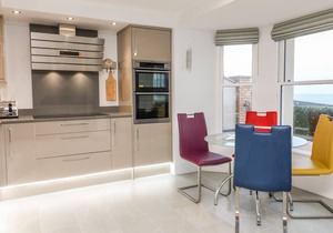 1 ARLINGTON VILLAS, family friendly, with a garden in Ilfracombe