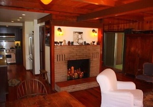 1 bed + kids room, 2 bath, sleeps 4 adults. West End of Donner Lake DLR#105