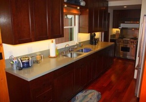 1 bed + kids room, 2 bath, sleeps 4 adults. West End of Donner Lake DLR#105