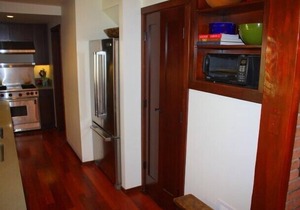 1 bed + kids room, 2 bath, sleeps 4 adults. West End of Donner Lake DLR#105