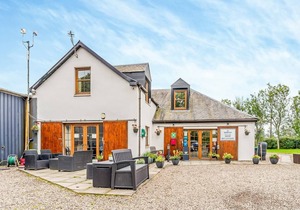 1 bedroom accommodation in Alyth, Perthshire
