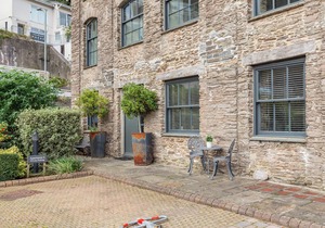 1 bedroom accommodation in Dartmouth