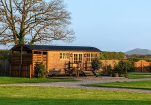 1 bedroom accommodation in Ockeridge, Worcester