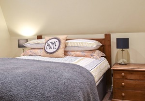1 bedroom accommodation in Hackney, near Matlock
