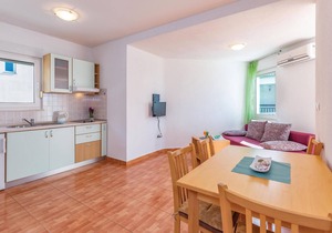 1 bedroom amazing apartment in Krvavica