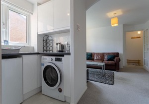 1 Bedroom Apartment 10 minutes from Surrey Quays Station